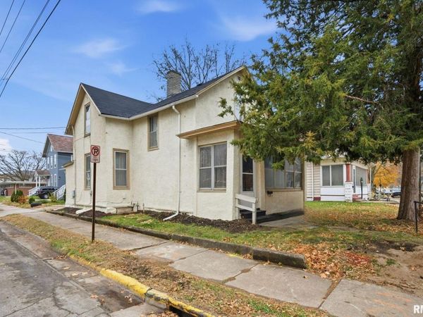 903 17TH Street , Rock Island, IL 60201