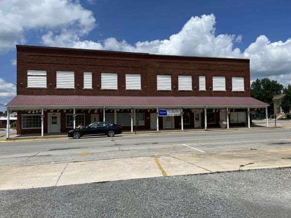 300 E Broadway Boulevard , Johnston City, IL 62951