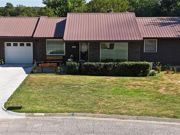 109 E Hardin Place, Nevada, MO 64772