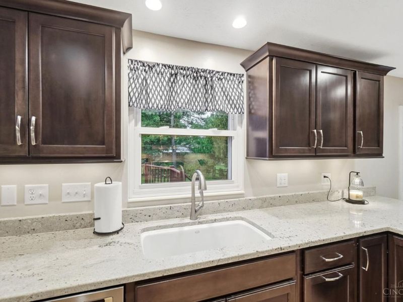 8110 Creek Woods Place, Deerfield Township, OH 45039 Photo 17