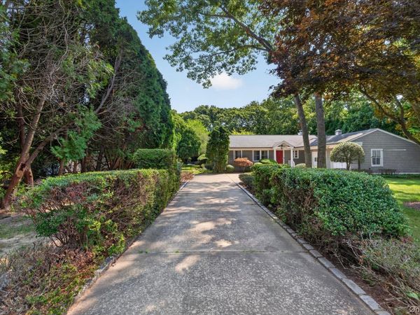9 Acorn Path , East Quogue, NY 11942