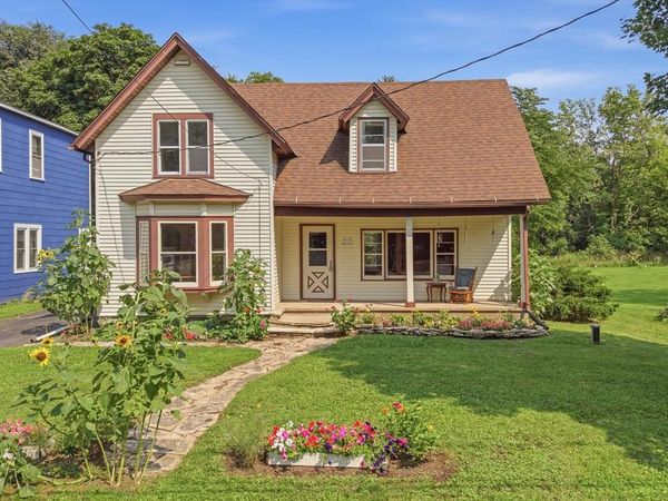 W379N8324 Mill STREET, Oconomowoc, WI 53066