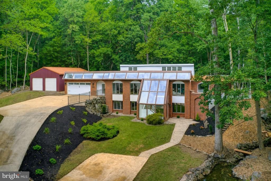 1353 HILLTOP ROAD , NARVON, PA 17555