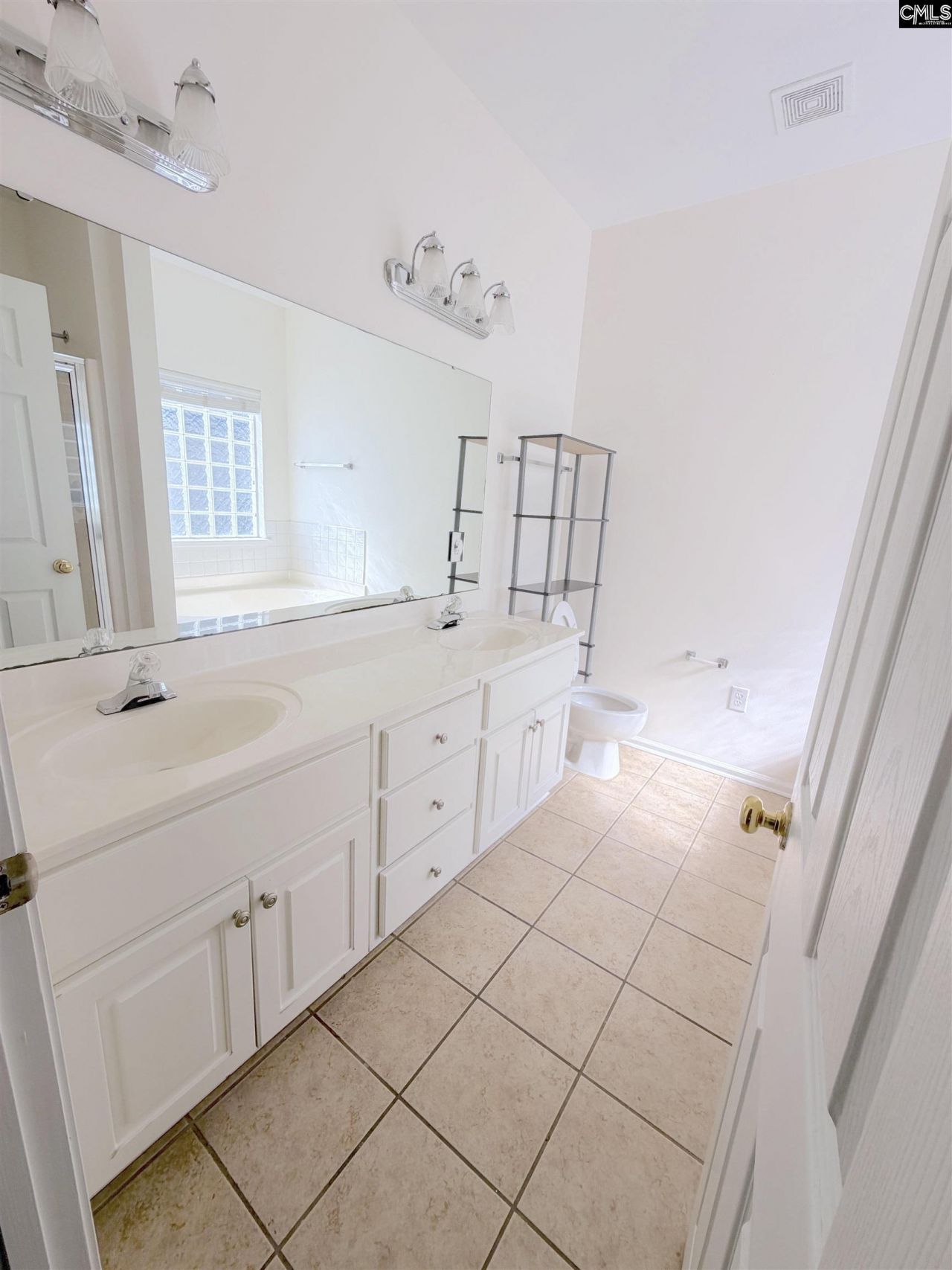 375 Northwood Street Photo 7