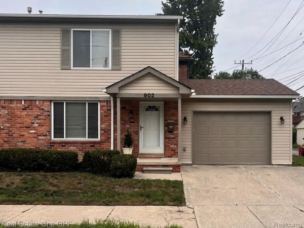 902 Beaconsfield Avenue, Grosse Pointe Park, Mi 48230