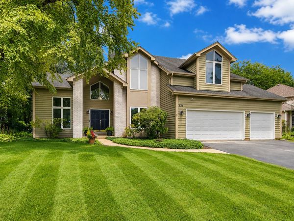 624 Bailey Drive , Batavia, IL 60510