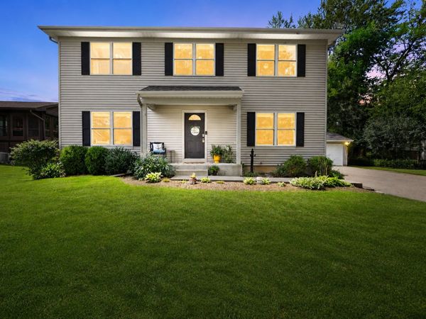 33672 N Greentree Road , Grayslake, IL 60030