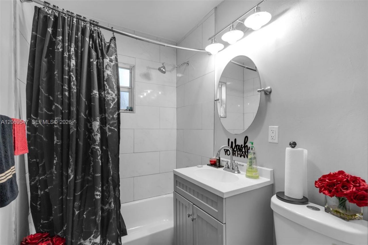 9402 NW 2nd Pl , Miami Shores, FL 33150 Photo