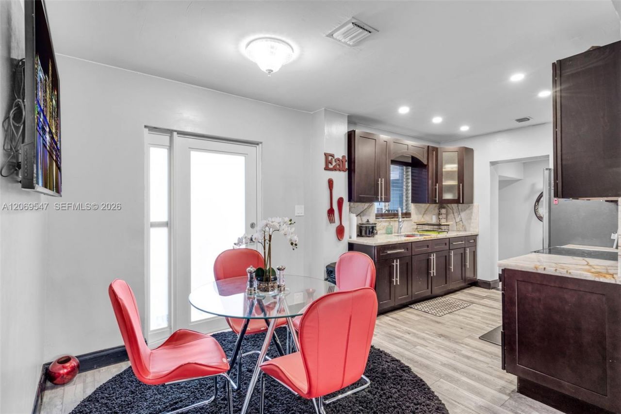 9402 NW 2nd Pl , Miami Shores, FL 33150 Photo