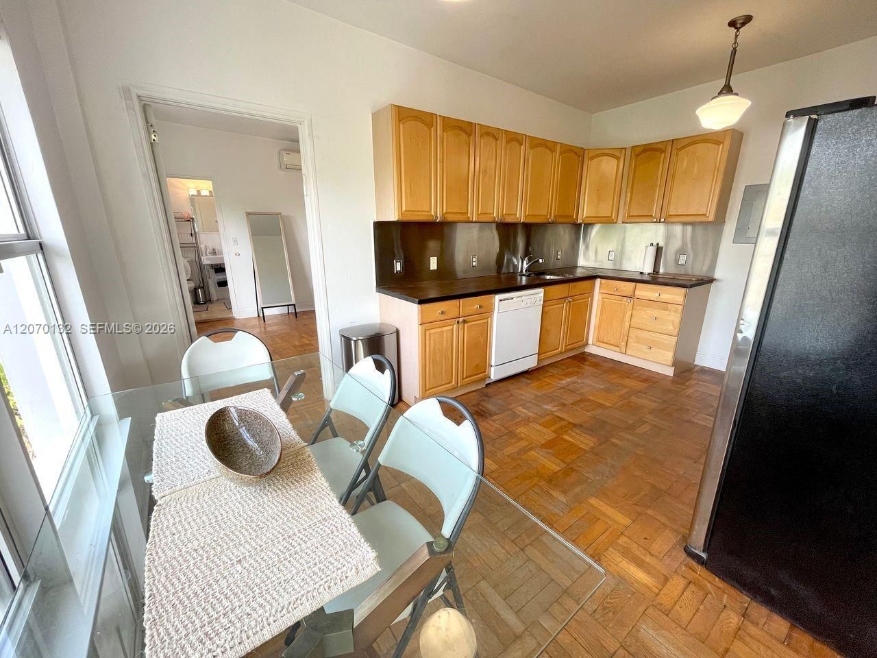 4035 N Meridian Ave, Unit 305, Miami Beach, FL 33140 Photo