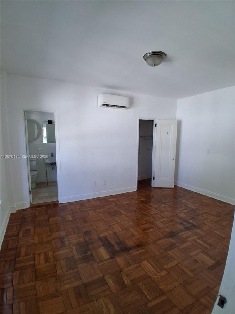 4035 N Meridian Ave, Unit 305, Miami Beach, FL 33140 Photo
