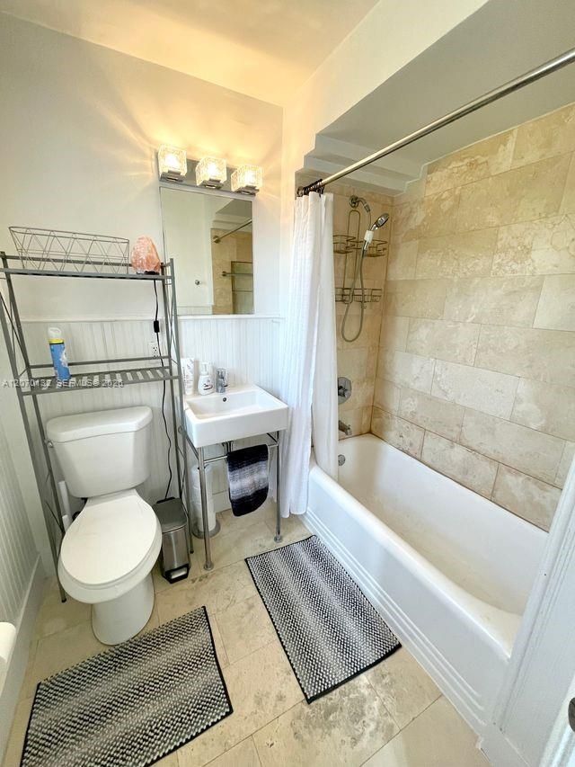 4035 N Meridian Ave, Unit 305, Miami Beach, FL 33140 Photo