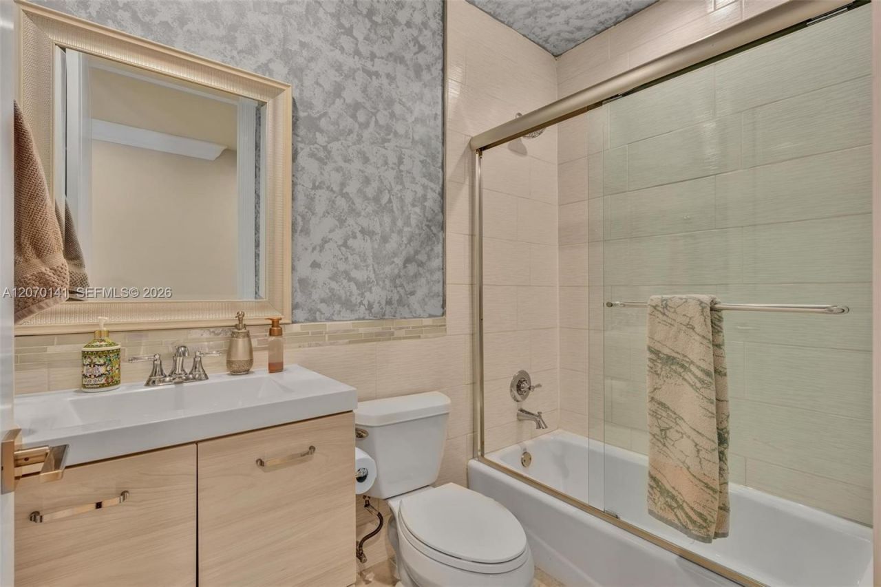3828 Pine Lake Dr , Weston, FL 33332 Photo