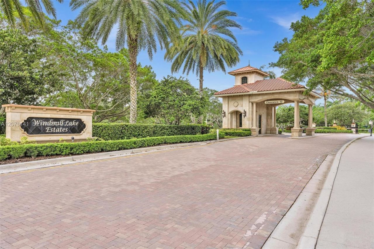 3828 Pine Lake Dr , Weston, FL 33332 Photo