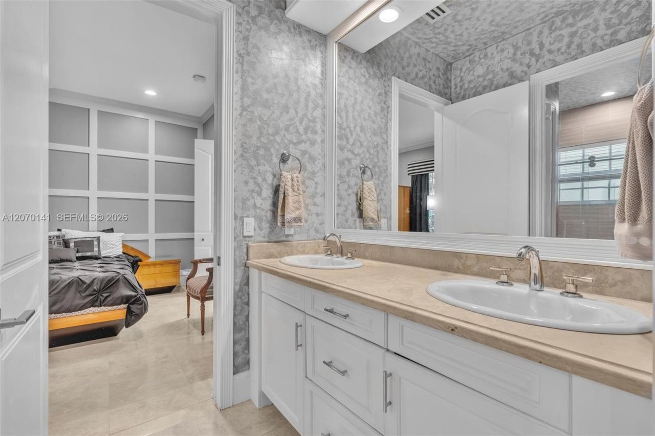 3828 Pine Lake Dr , Weston, FL 33332 Photo