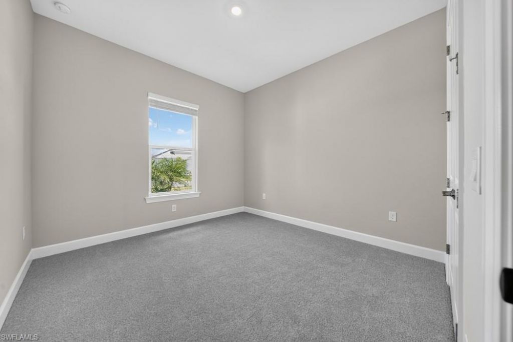 15690 Genova Dr, Naples, FL 34114 Photo