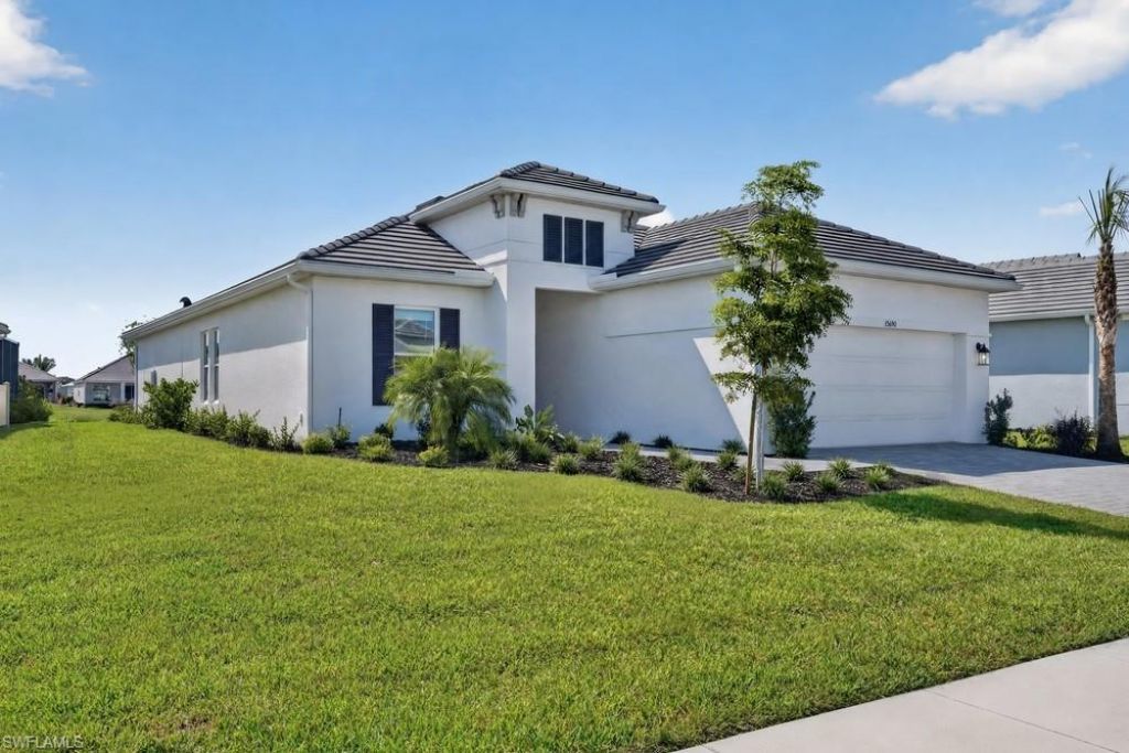 15690 Genova Dr, Naples, FL 34114 Photo
