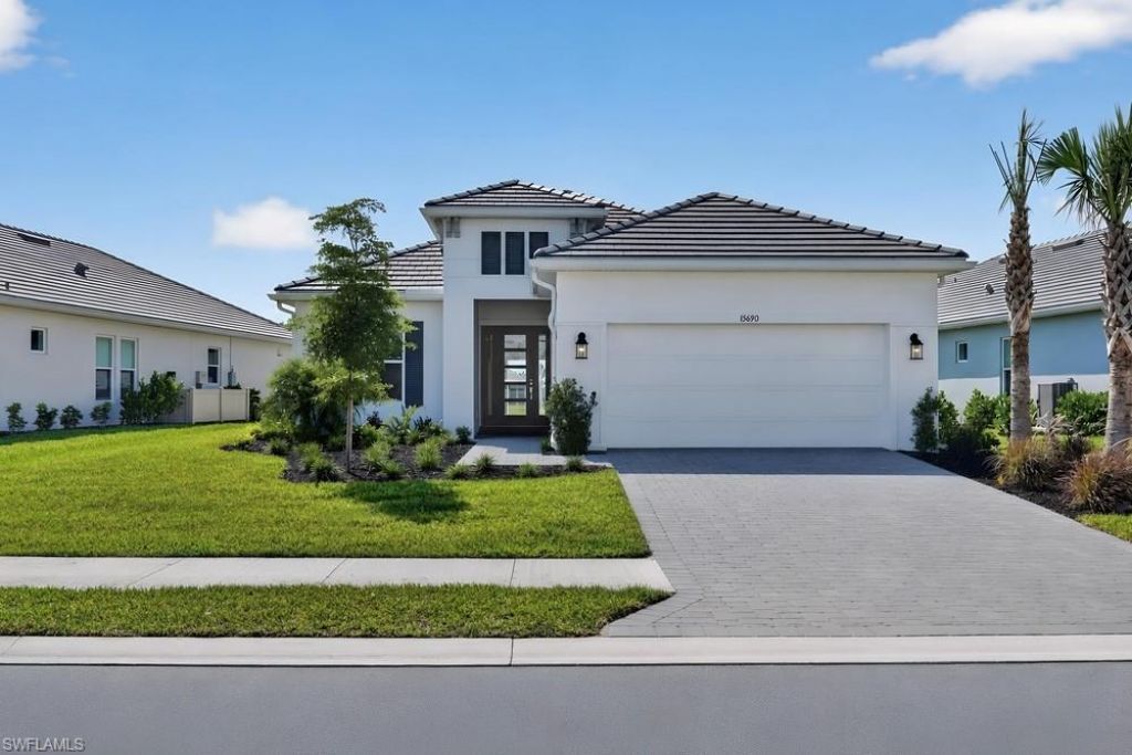 15690 Genova Dr, Naples, FL 34114 Photo
