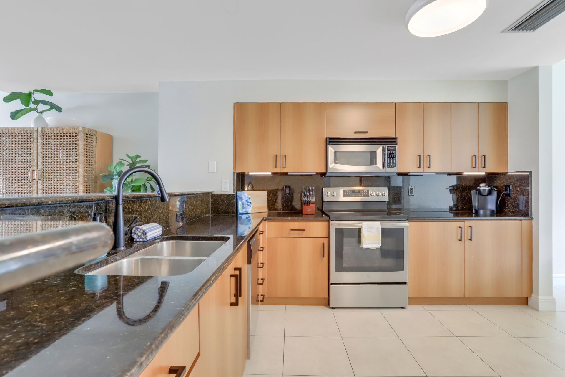 260 NE 3rd Street, Unit 4-D, Delray Beach, FL 33444 Photo