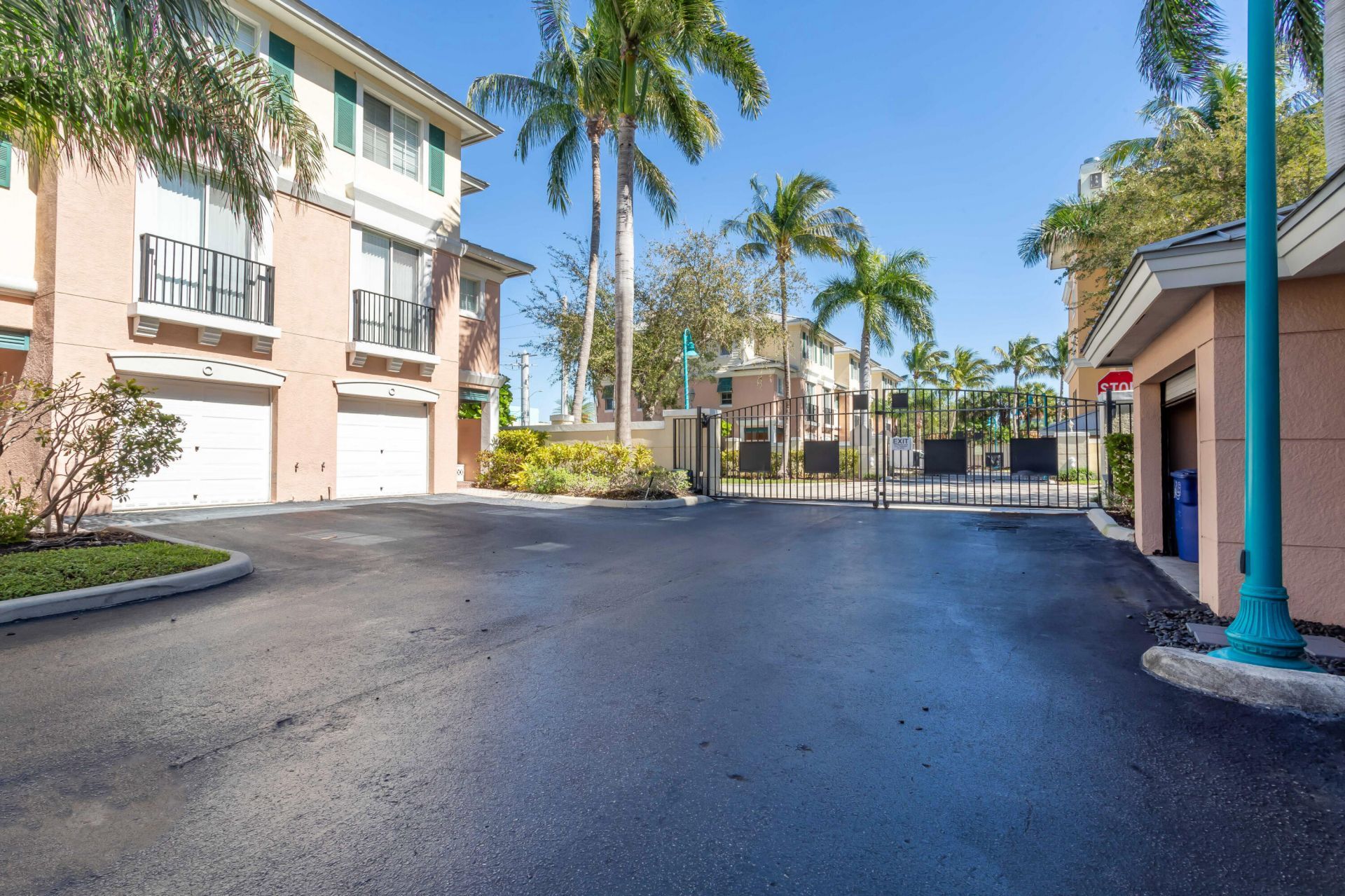 260 NE 3rd Street, Unit 4-D, Delray Beach, FL 33444 Photo