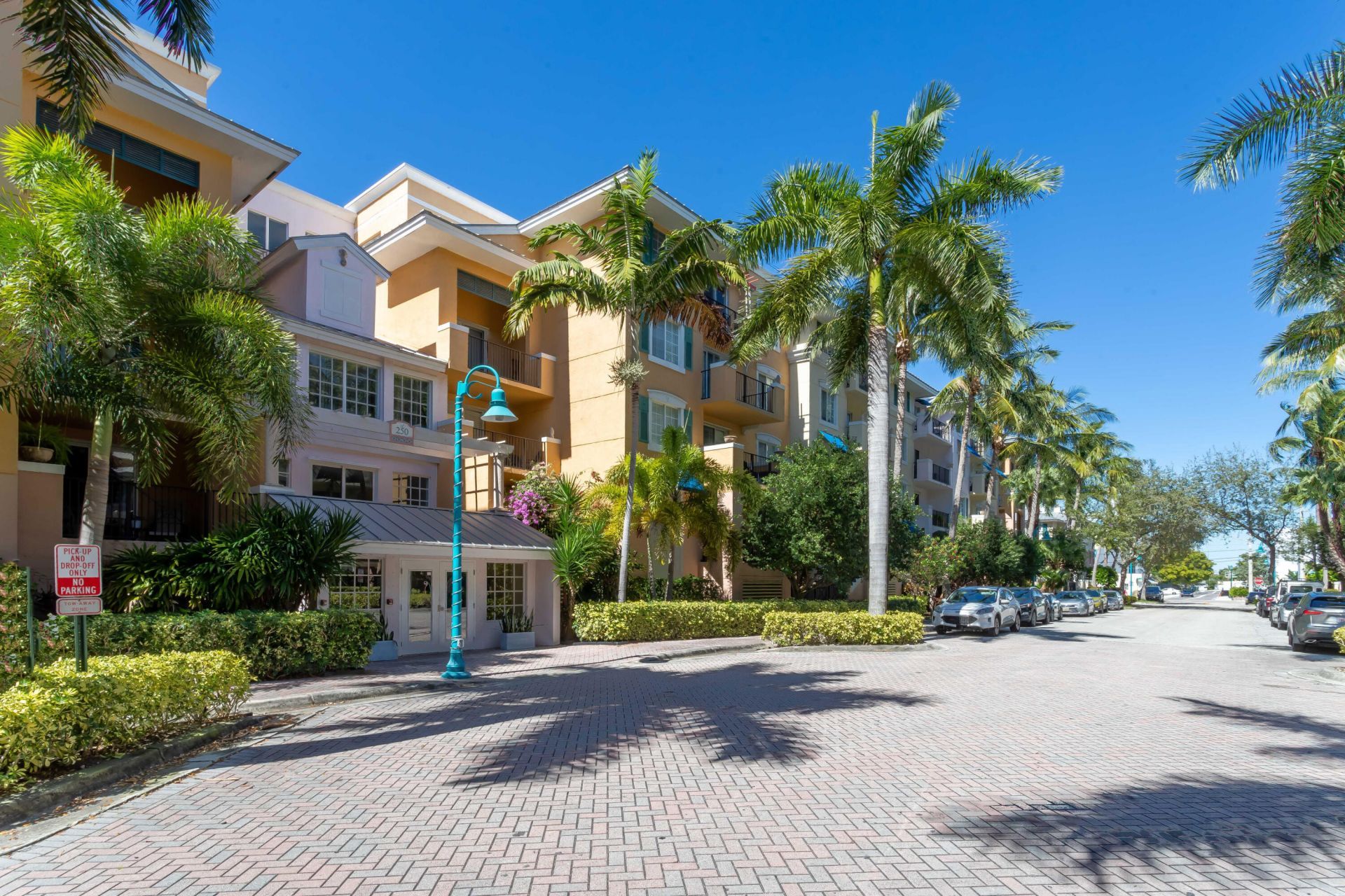 260 NE 3rd Street, Unit 4-D, Delray Beach, FL 33444 Photo