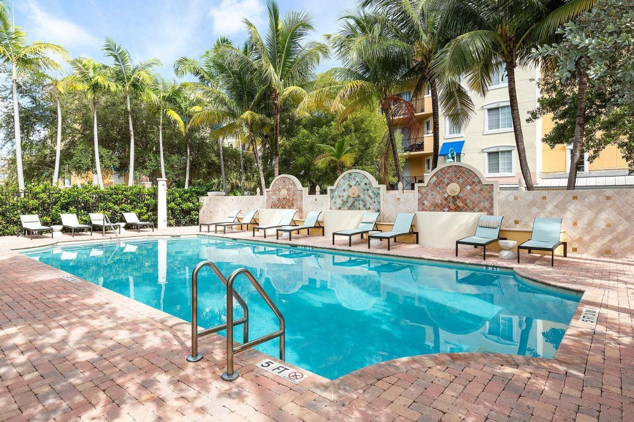 260 NE 3rd Street, Unit 4-D, Delray Beach, FL 33444 Photo