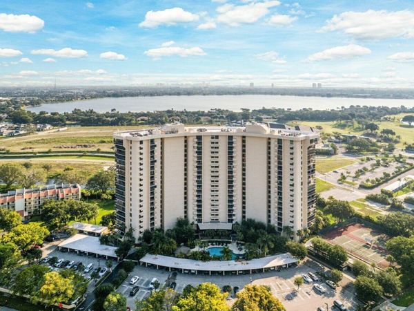 2450 PRESIDENTIAL Way, Unit 1606, West Palm Beach, FL 33401