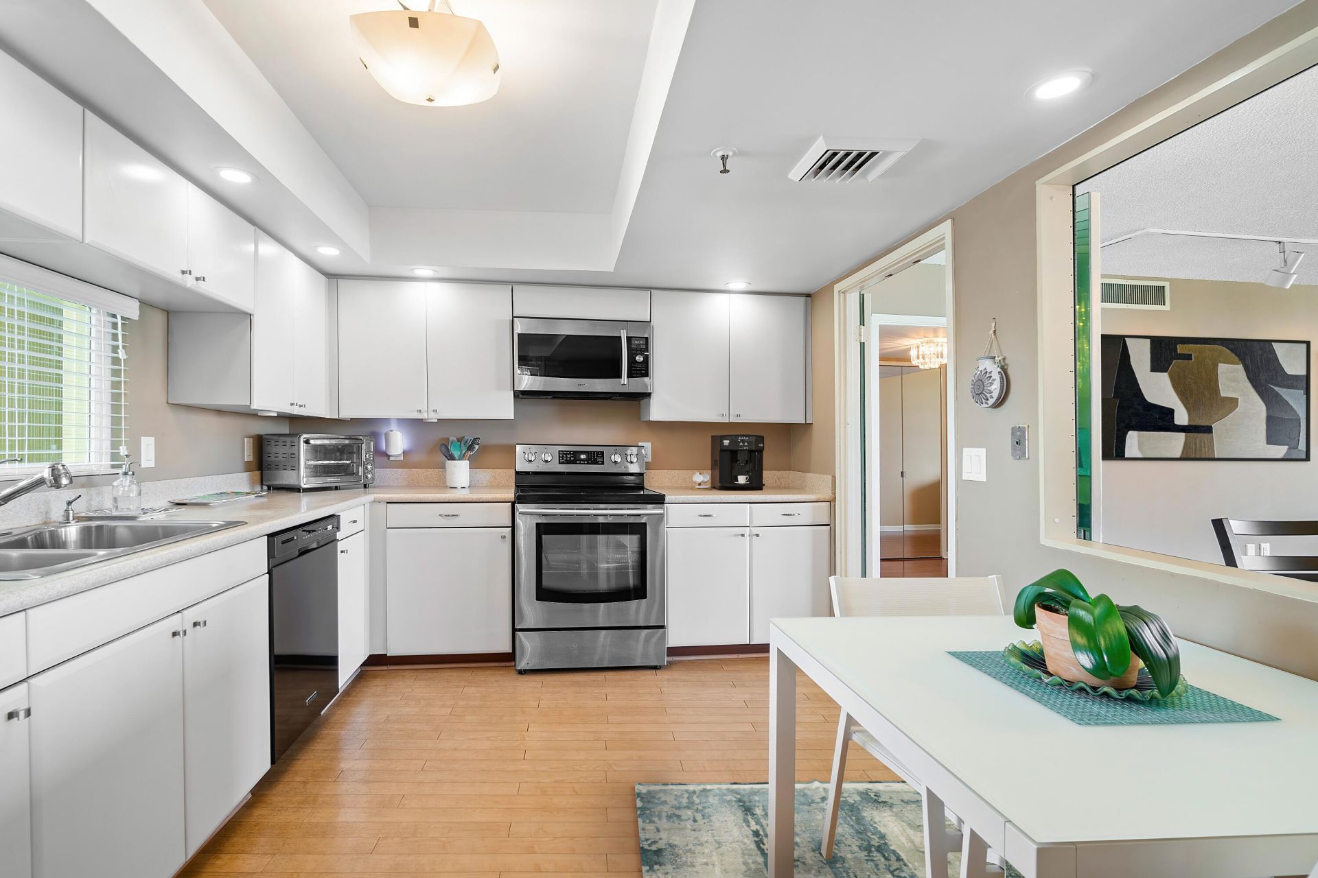 2450 Presidential Way, Unit 1606, West Palm Beach, FL 33401 Photo