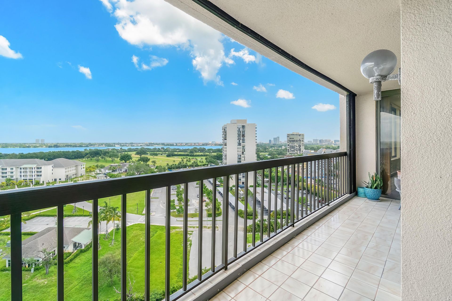 2450 Presidential Way, Unit 1606, West Palm Beach, FL 33401 Photo