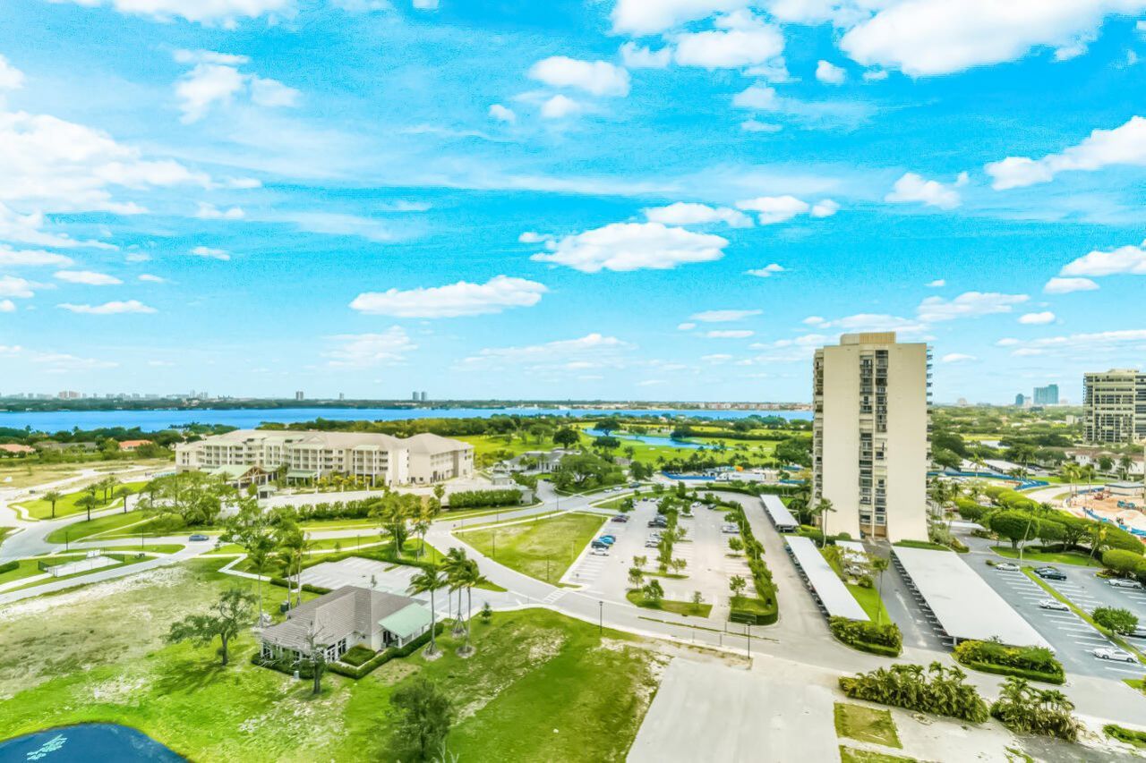 2450 Presidential Way, Unit 1606, West Palm Beach, FL 33401 Photo