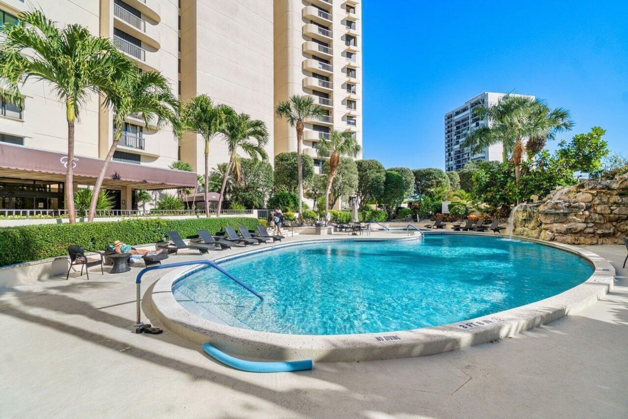 2450 Presidential Way, Unit 1606, West Palm Beach, FL 33401 Photo