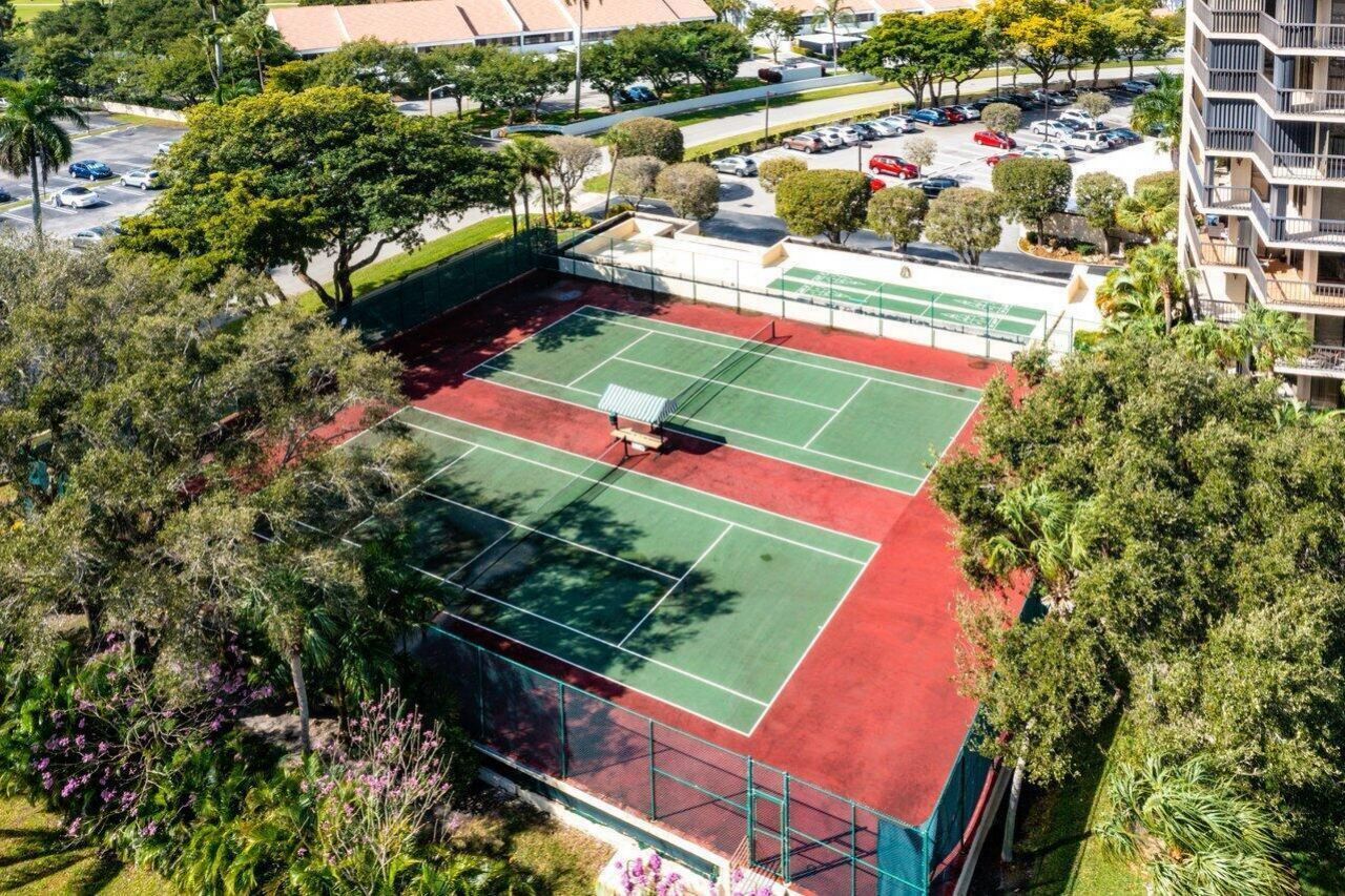 2450 Presidential Way, Unit 1606, West Palm Beach, FL 33401 Photo