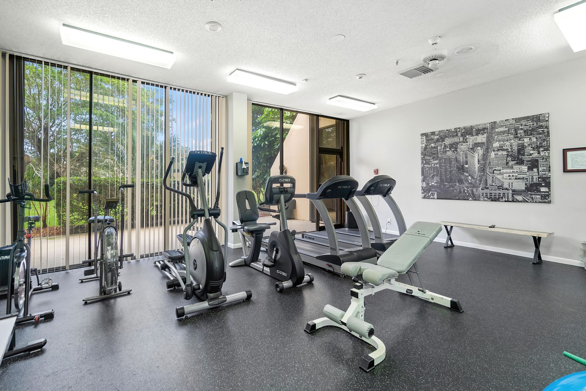 2450 Presidential Way, Unit 1606, West Palm Beach, FL 33401 Photo