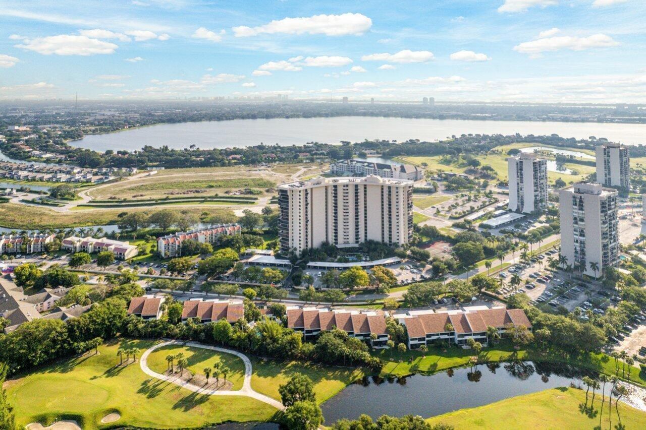 2450 Presidential Way, Unit 1606, West Palm Beach, FL 33401 Photo