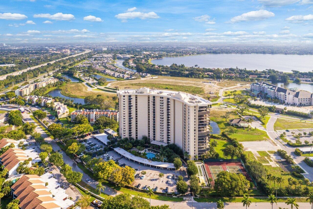 2450 Presidential Way, Unit 1606, West Palm Beach, FL 33401 Photo