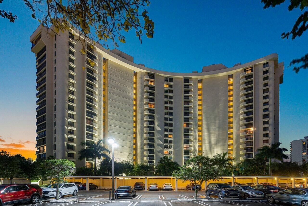 2450 Presidential Way, Unit 1606, West Palm Beach, FL 33401 Photo