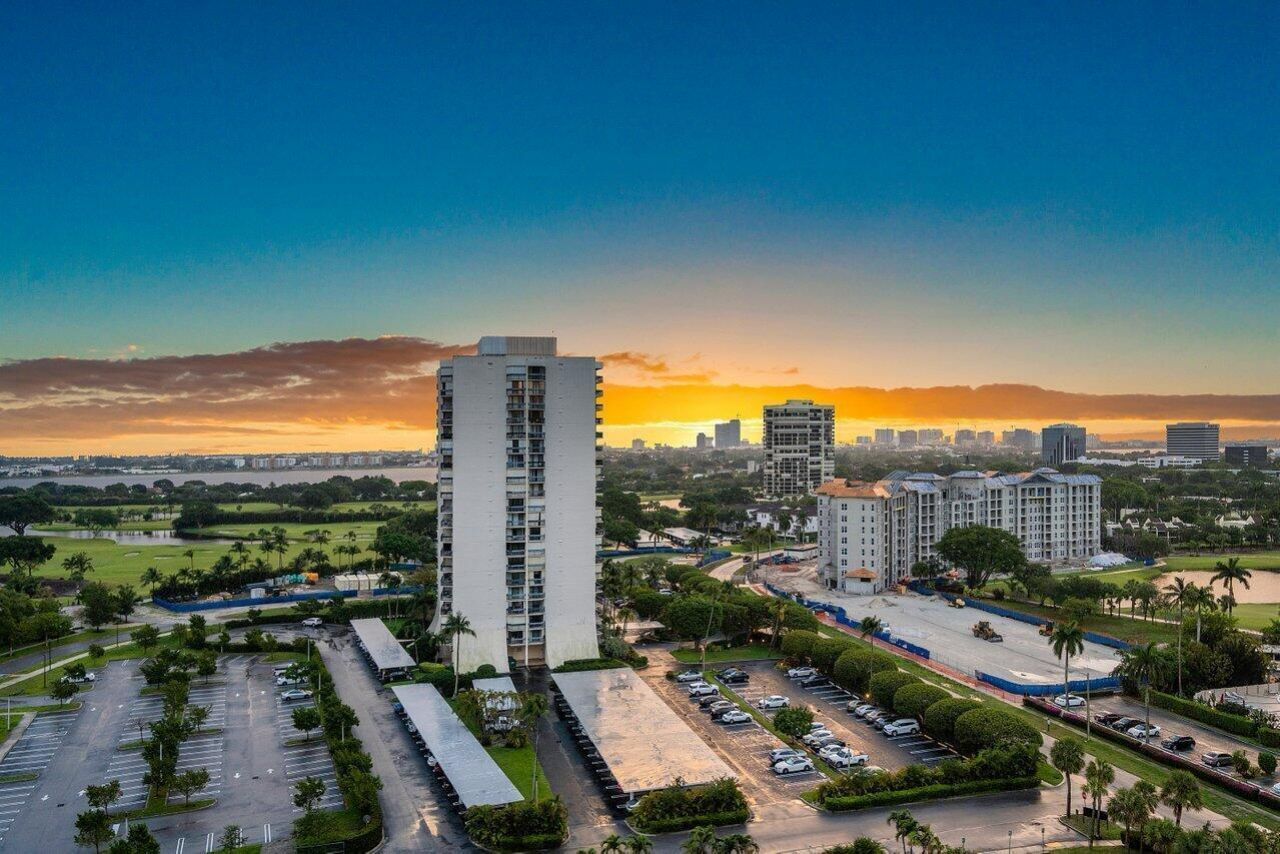2450 Presidential Way, Unit 1606, West Palm Beach, FL 33401 Photo