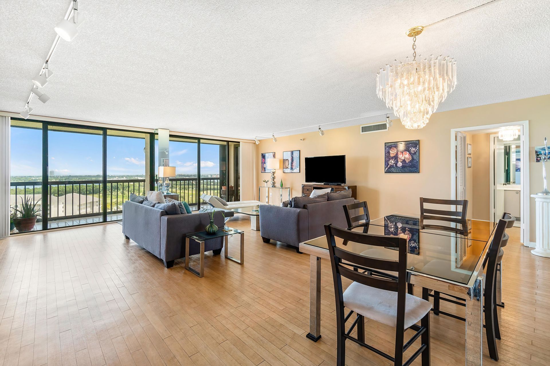 2450 Presidential Way, Unit 1606, West Palm Beach, FL 33401 Photo