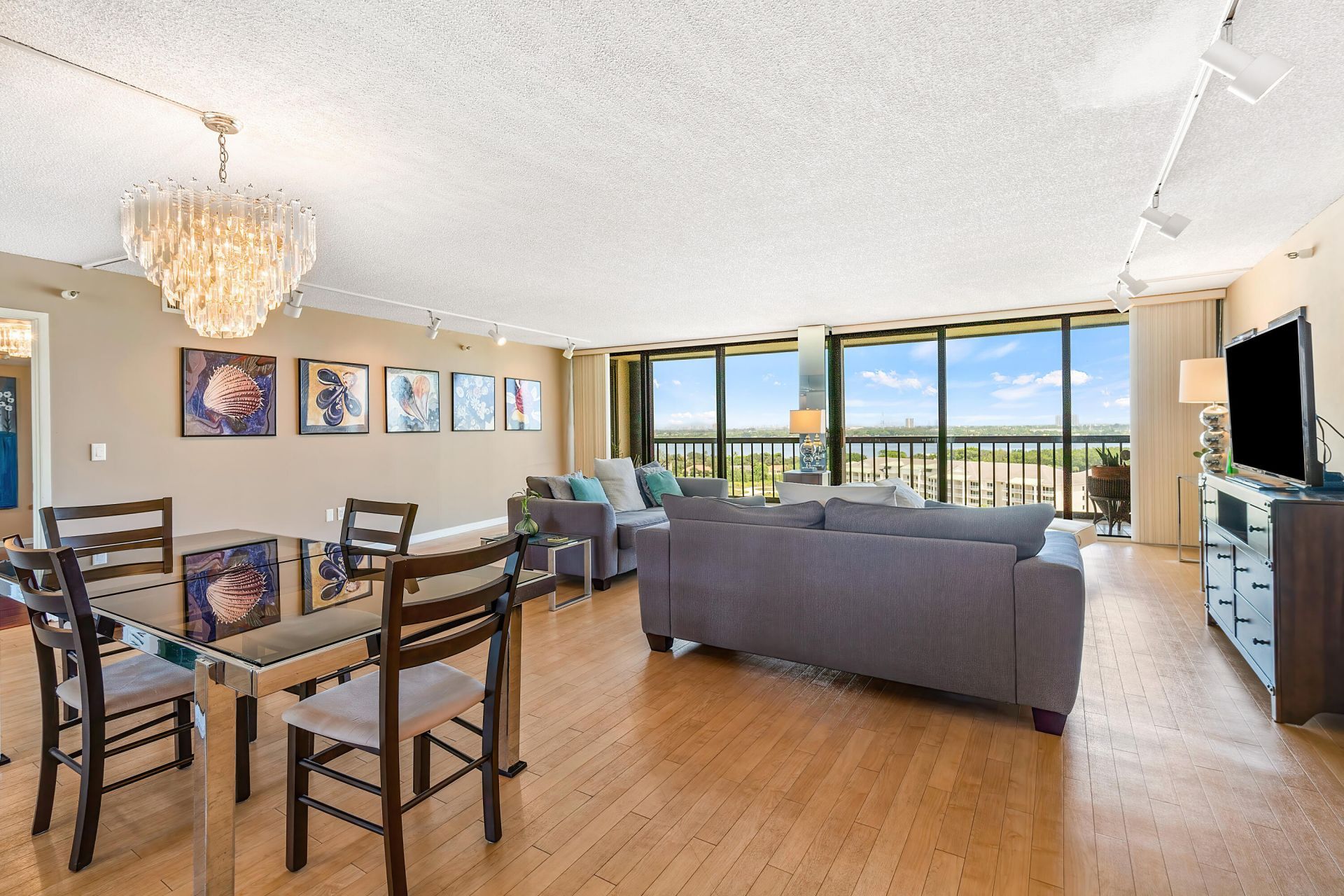 2450 Presidential Way, Unit 1606, West Palm Beach, FL 33401 Photo
