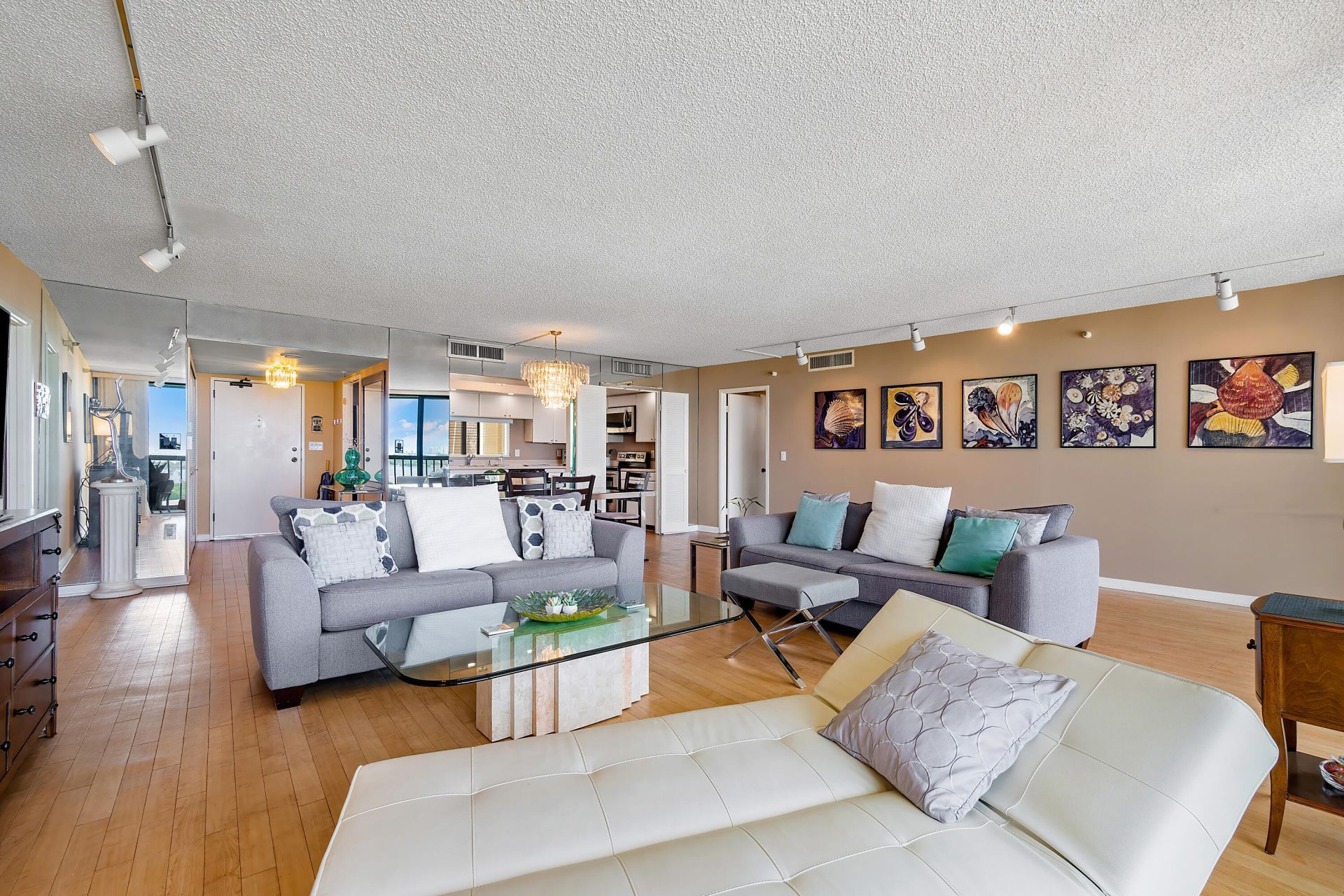 2450 Presidential Way, Unit 1606, West Palm Beach, FL 33401 Photo