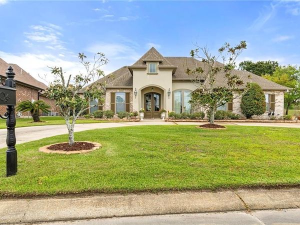 333 CYPRESS LAKES Drive, Slidell, LA 70458