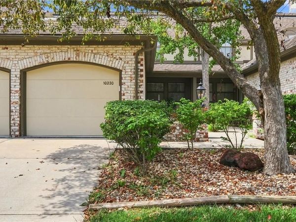 10220 Foster Street, Overland Park, KS 66212