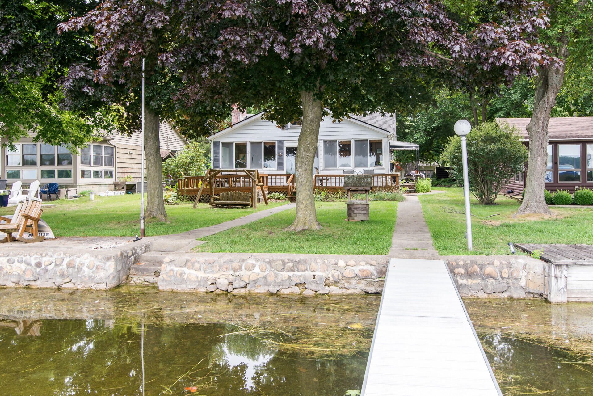 11256 Algonquin Drive, Pinckney, MI 48169 Main Photo