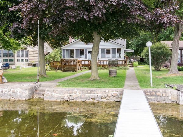 11256 Algonquin Drive, Pinckney, MI 48169