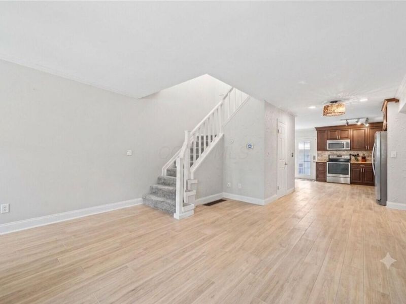 493 W 3rd Avenue , Columbus, OH 43201 Photo 5