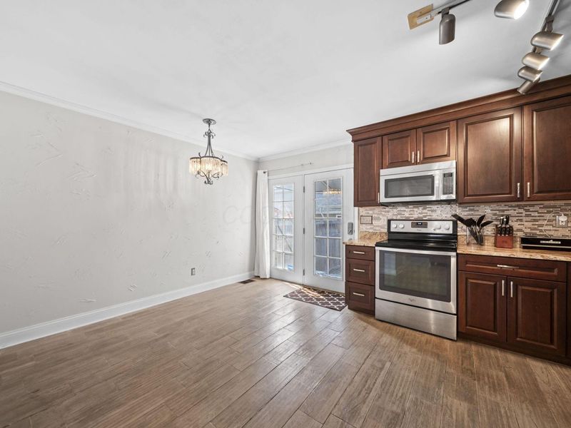 493 W 3rd Avenue , Columbus, OH 43201 Photo 8