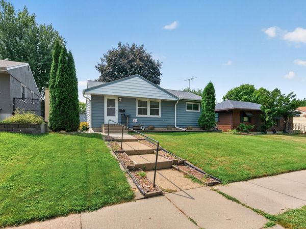 1586 Idaho Avenue E, Saint Paul, MN 55106