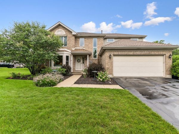 2860 Weld Road, Elgin, IL 60124