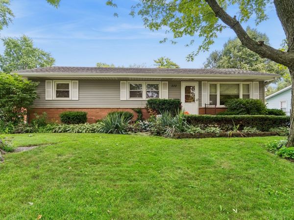 777 Redwood Drive, Aurora, IL 60506