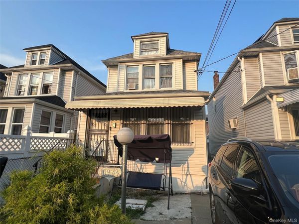 10943 133 , South Ozone Park, NY 11420
